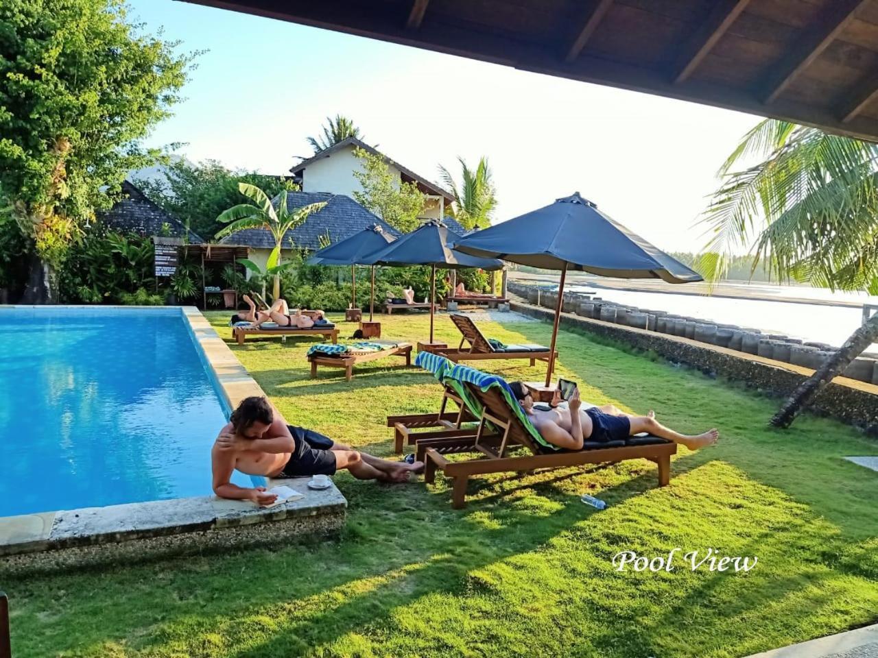 Cocotinos Manado Hotel Exterior foto